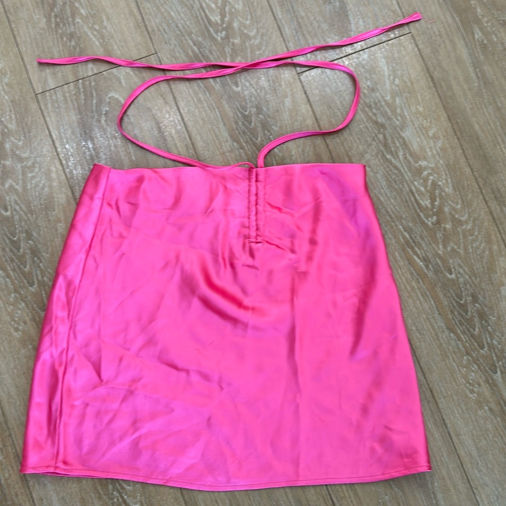 Fuschia, satin, mini skirt with waist tie. Na-kd size 38.